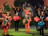 Semut Merah-Semut Hitam Beraksi