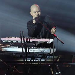 Alex & Nono Jadi Baladewa di Konser Mahakarya Ahmad Dhani Dewa 19