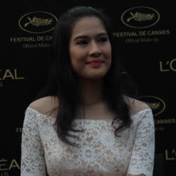 Foto Bareng, Dian Sastro Nggak Nge-fans Robert Pattinson