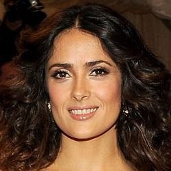 Salma Hayek Dapat Saran Fashion dari Suami