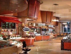 Dinentertainment, Bersantap Seafood Dalam Suasana Broadway