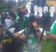 Kecam Arogansi Polisi, Bonek Turun ke Jalan