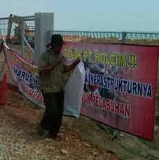 Pembangunan Pelabuhan Holcim Didemo Warga