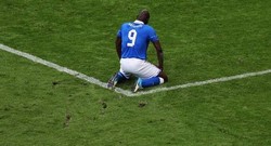 Pirlo: Balotelli Tidak Membebani Tim