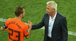 Bek Tak Tangguh & Sayap Kurang Cepat, Belanda pun Kalah