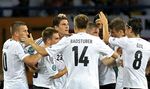 Dua Gol Gomez Menangkan Jerman
