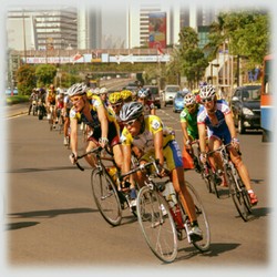 balapan sepeda disaat car free day