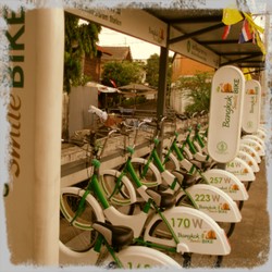 Deratan Sepeda Senyum