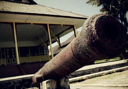 Asal-usul Batu Kelam yang Misterius dan Kesultanan Sintang