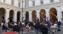 Goool... dan PM Italia pun Berhenti Bicara