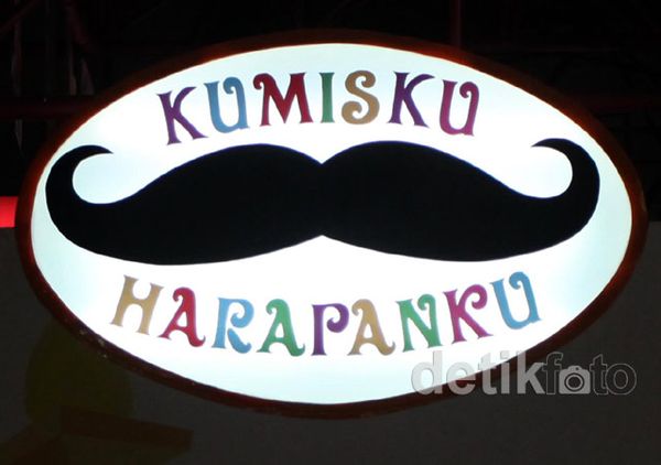 Eitss...Ada Si Kumis di Baliho PRJ