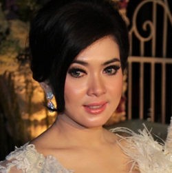 Syahrini Khawatirkan Efek Buruk Krim Pemutih Wajah Syahrini