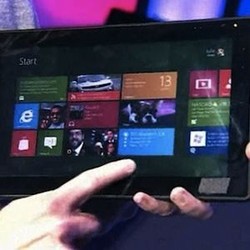 Microsoft Rilis Tablet Lebih Kecil dari iPad?