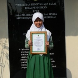 Wow, Siswi Bekasi Raih Nilai UN SD Tertinggi