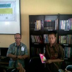 Novel tak Layak Baca Segera Dikembalikan pada Depdiknas