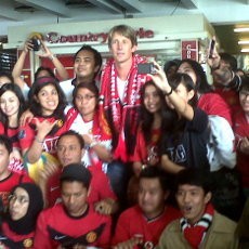 Edwin Van der Sar Tiba di Jakarta