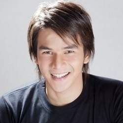 Duh, Pernikahan Jonathan Frizzy Diundur Lagi