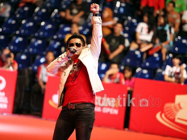 Judika Hibur Penonton Indonesia Open