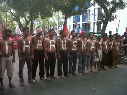 300 Petani Padang Lawas Demo Kapolda Sumut