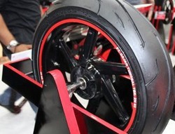 GT Radial Bikin Ban untuk Motor Gede