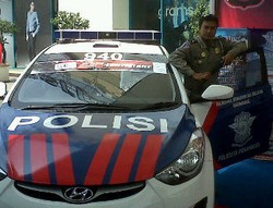 Mobil Polisi pun Bergaya