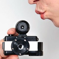 Lomography Usung Film 110 di Kamera Fisheye Baby