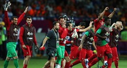 Portugal Bersatu, Portugal Lolos