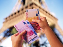 Pertama ke Luar Negeri? Ini Tips Untuk Atur Uangnya