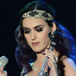 Anggunnya Katy Perry di Pentas