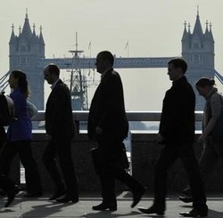 Inggris Siap Tampung Pengungsi Kaya asal Prancis