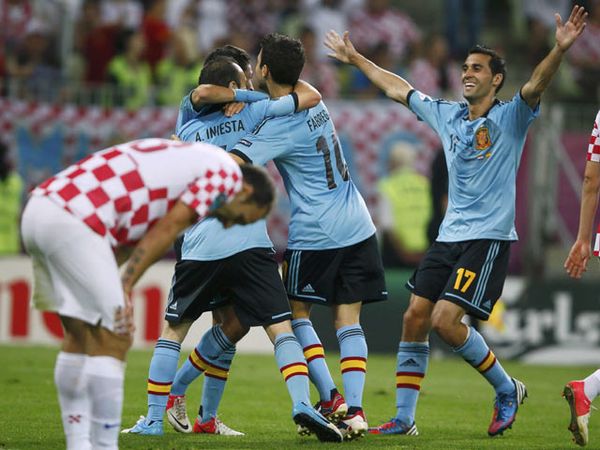 Singkirkan Kroasia, Spanyol Juara Grup