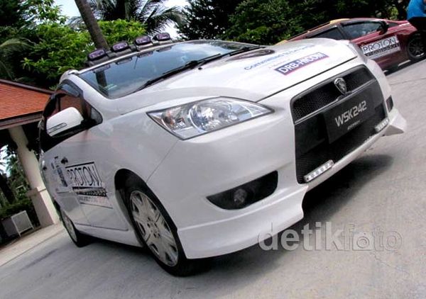 Proton Exora Kawin Silang 