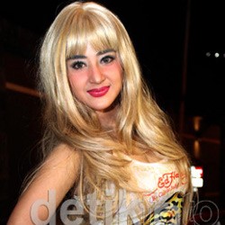 Ingin Rileks, Dewi Persik Seminggu Sekali Check In