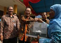 PLN Beri Bantuan SDN Sungai Limau