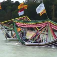 Nelayan Pulau Talango Gelar Tradisi Kirab Perahu