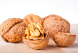 Kacang Kenari Bisa Jauhi Pria dari Masalah Impotensi