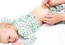 Bayi Tak Jadi Vaksin Gara-gara Orangtua Terkena Cuci Otak?