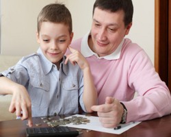 Riset: Dibanding Ibu, Ayah Lebih Dermawan ke Anak Soal Uang