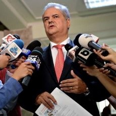 Tak Mau Dipenjara, Mantan PM Rumania Coba Bunuh Diri