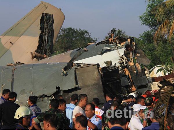 Ini Dia Bangkai Fokker yang Jatuh di Halim