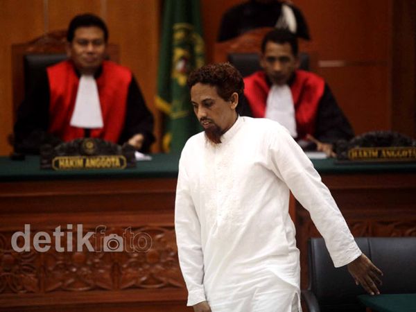 Umar Patek Divonis 20 Tahun Penjara