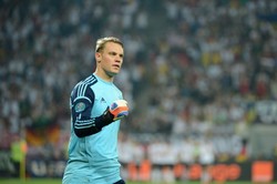 Neuer Peringatkan Der Panzer Soal Ancaman Yunani