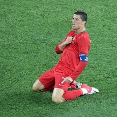 Ketimbang Messi, Moutinho Lebih Pilih Ronaldo