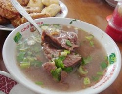 Slruup! Sop Daging Betawi Punye