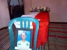 Isak Tangis Sambut Jenazah Korban Fokker Serma Sih Mulato di Sukoharjo