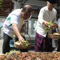 Cawagub DKI Jakarta ke Jawa Timur Galang Restu Kiai NU