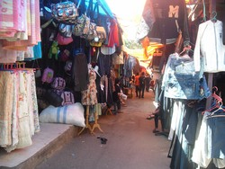 Inilah Tempat Belanja Baju Seken Berkualitas di Bukittinggi