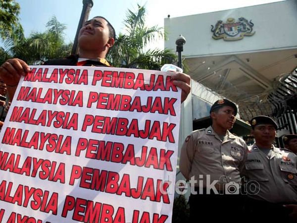 Kedubes Malaysia Terus Didemo Gara-gara Tor-tor