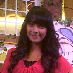 Dinda Kirana Seimbangkan Sekolah dan Karier