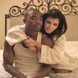 Video Seks Kim Kardashian Disutradarai Ibunya?